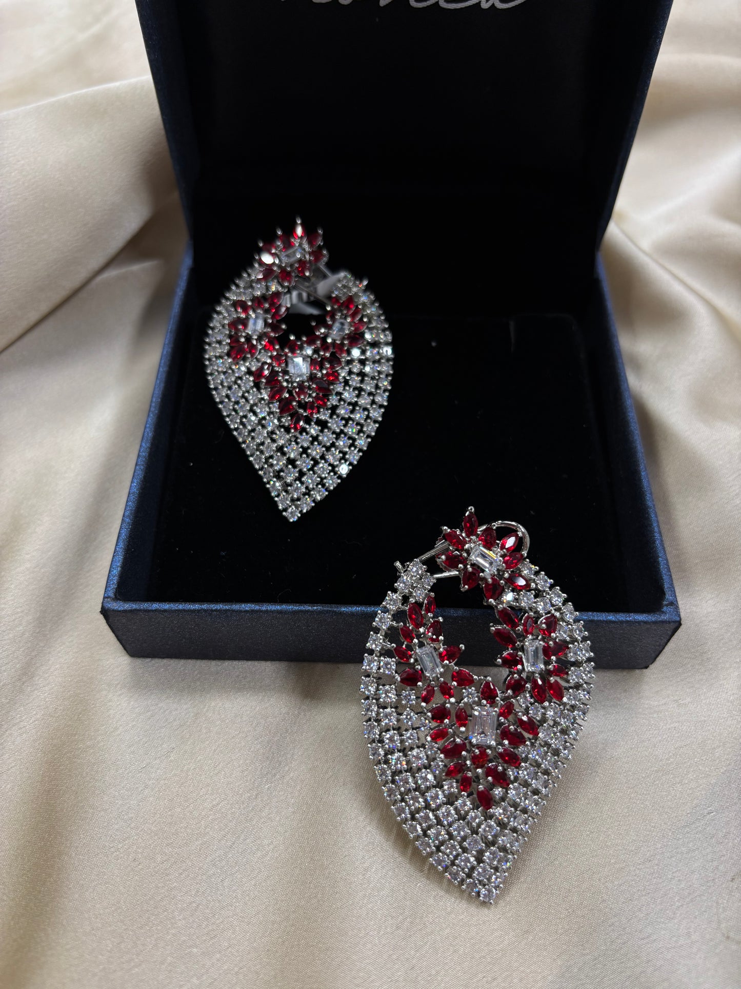 Sparkling Leaf Earrings